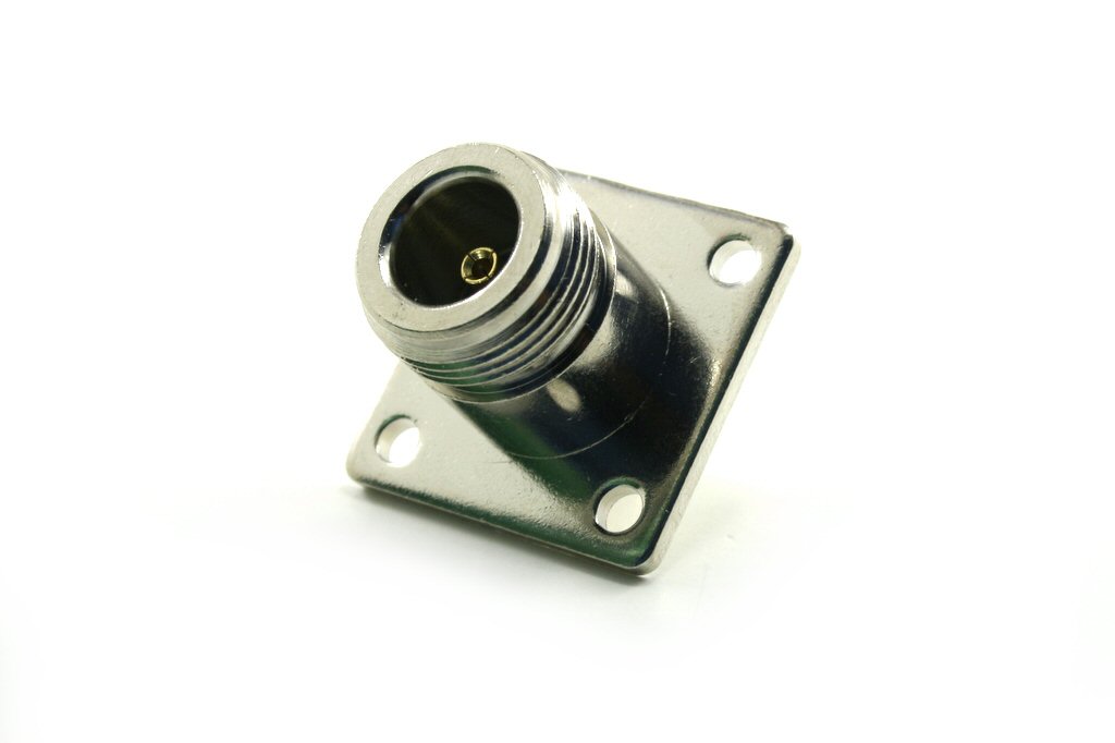  UG58A/U FICHE N FEM.DROITE A SOUDER PL