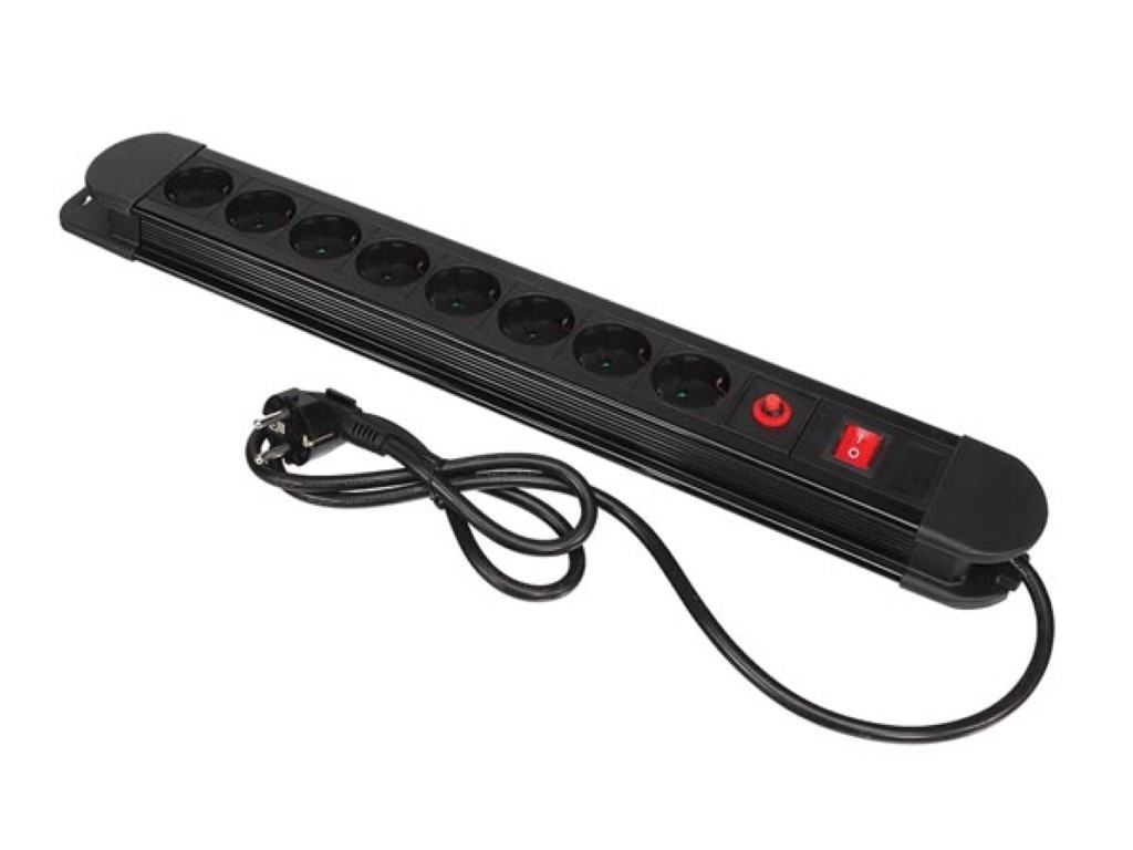 BLOC MULTIPRISE- 8 PRISES - AVEC PROTECTION CONTRE LES SURCHARGES - CÂBLE DE 1.5 m - TERRE ALLEMANDE