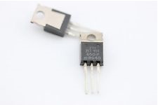 ***cf 1062-7037***  TRIAC 4A 600V TO220 ISOLE
